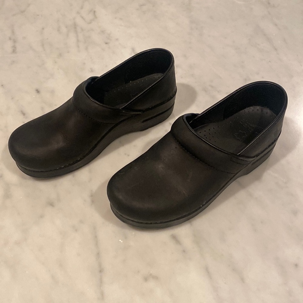 Dansko Women’s Professional Black Box Shoe Clog